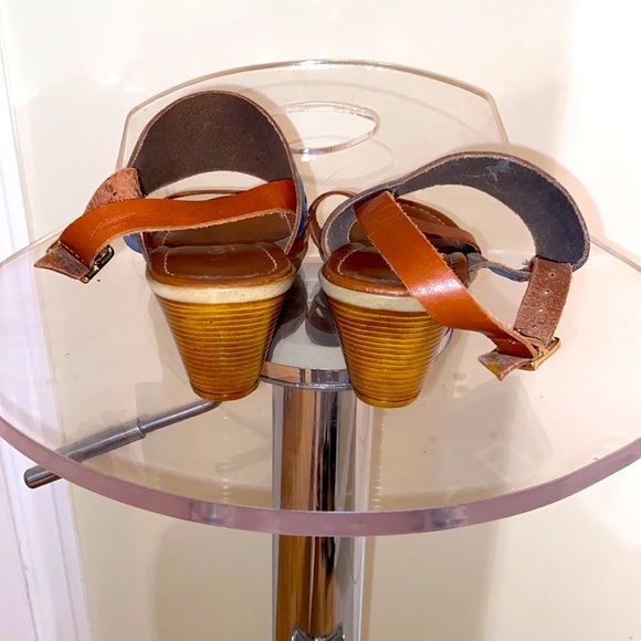 A. Giannetti leather strapped sandals 🩴 in aqua blue & tan, gold tone hardware - Picture 3 of 5